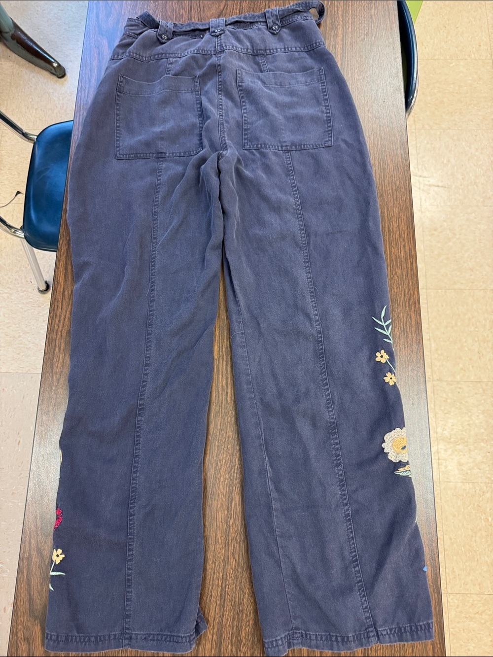 Johnny Was Navy Wide-Leg Pants with Multicolor Floral & Bird Embroidery - Picture 4 of 4